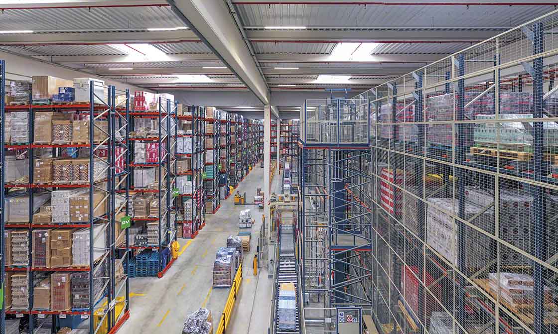 Poszczególne elementy charakteryzujące centrum logistyczne firmy Luís Simões zostały szczegółowo zaprojektowane w celu maksymalnego zwiększenia wydajności instalacji