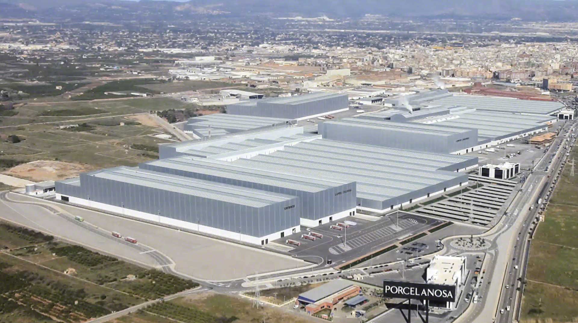 Centrum logistyczne firmy Porcelanosa w hiszpańskim mieście Vila-real jest położone w miejscu, z którego szybko i sprawnie może dystrybuować swoje produkty na cały kraj Centrum logistyczne firmy Porcelanosa w hiszpańskim mieście Vila-real jest położone w miejscu, z którego szybko i sprawnie może dystrybuować swoje produkty na cały kraj