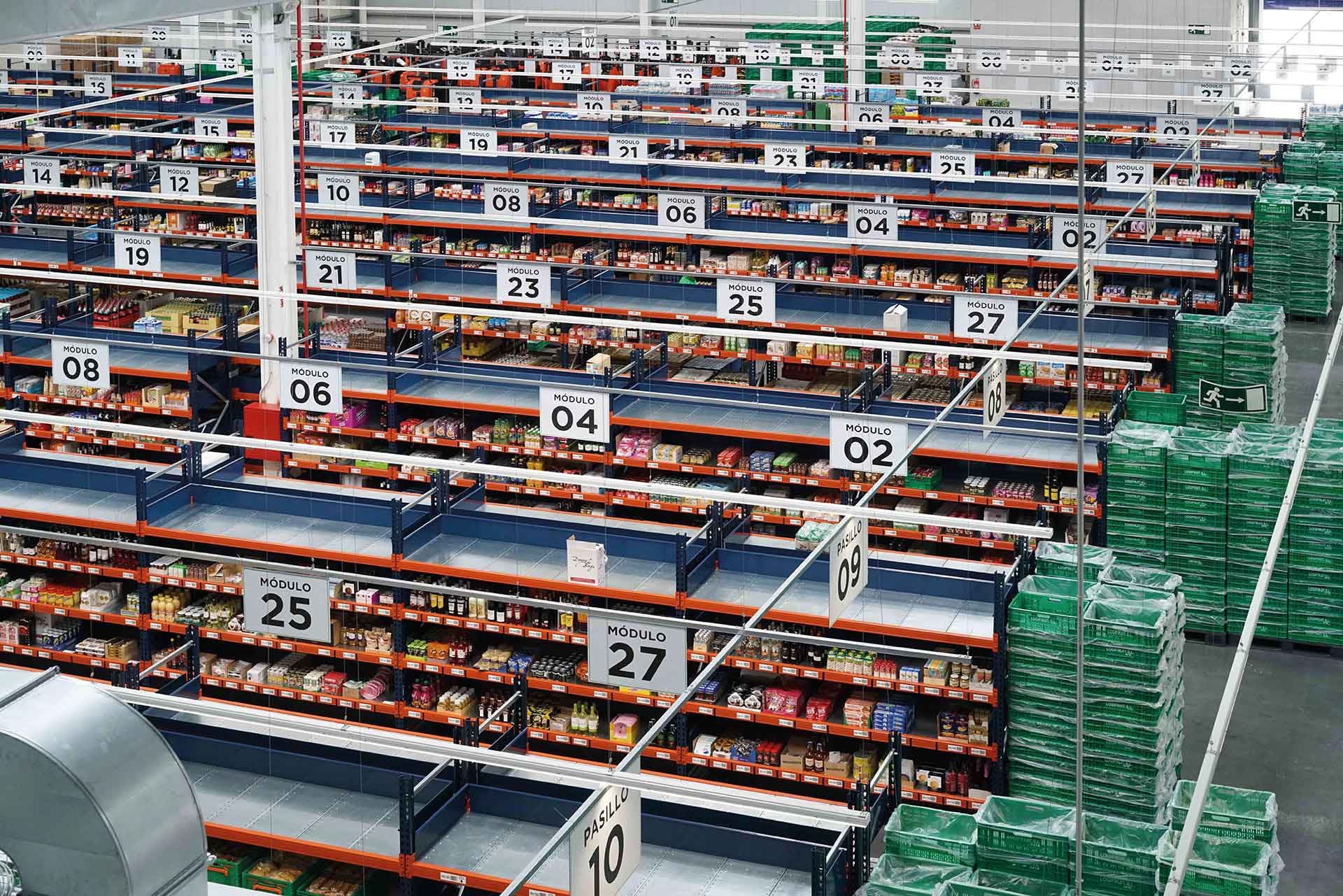Carrefour, Amazon i Mercadona to przykłady sieci handlowych, które z powodzeniem wykorzystują obiekty typu dark store Carrefour, Amazon i Mercadona to przykłady sieci handlowych, które z powodzeniem wykorzystują obiekty typu dark store