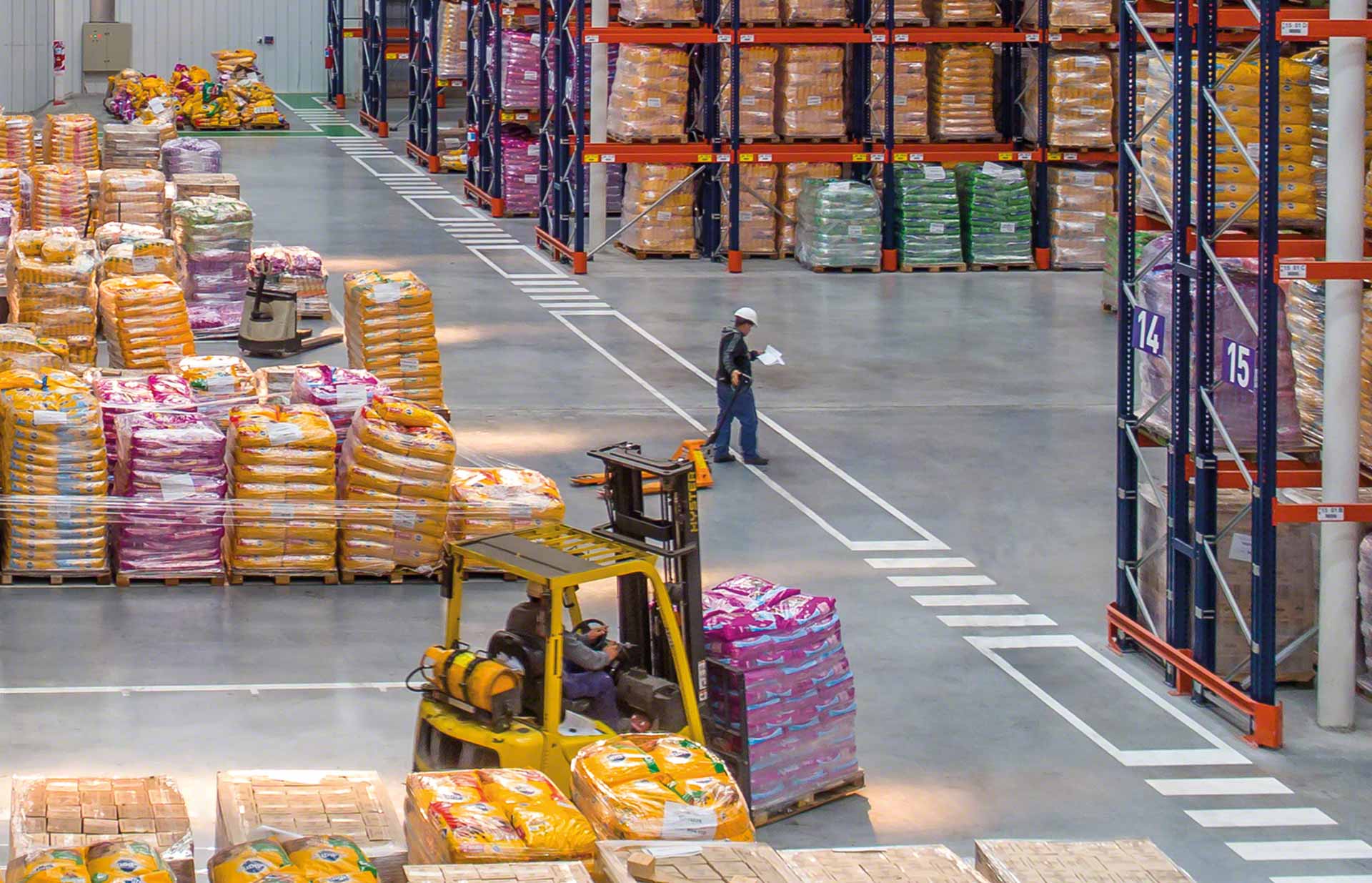 Logistyka dystrybucji: 5 wyzwań stojących przed magazynem