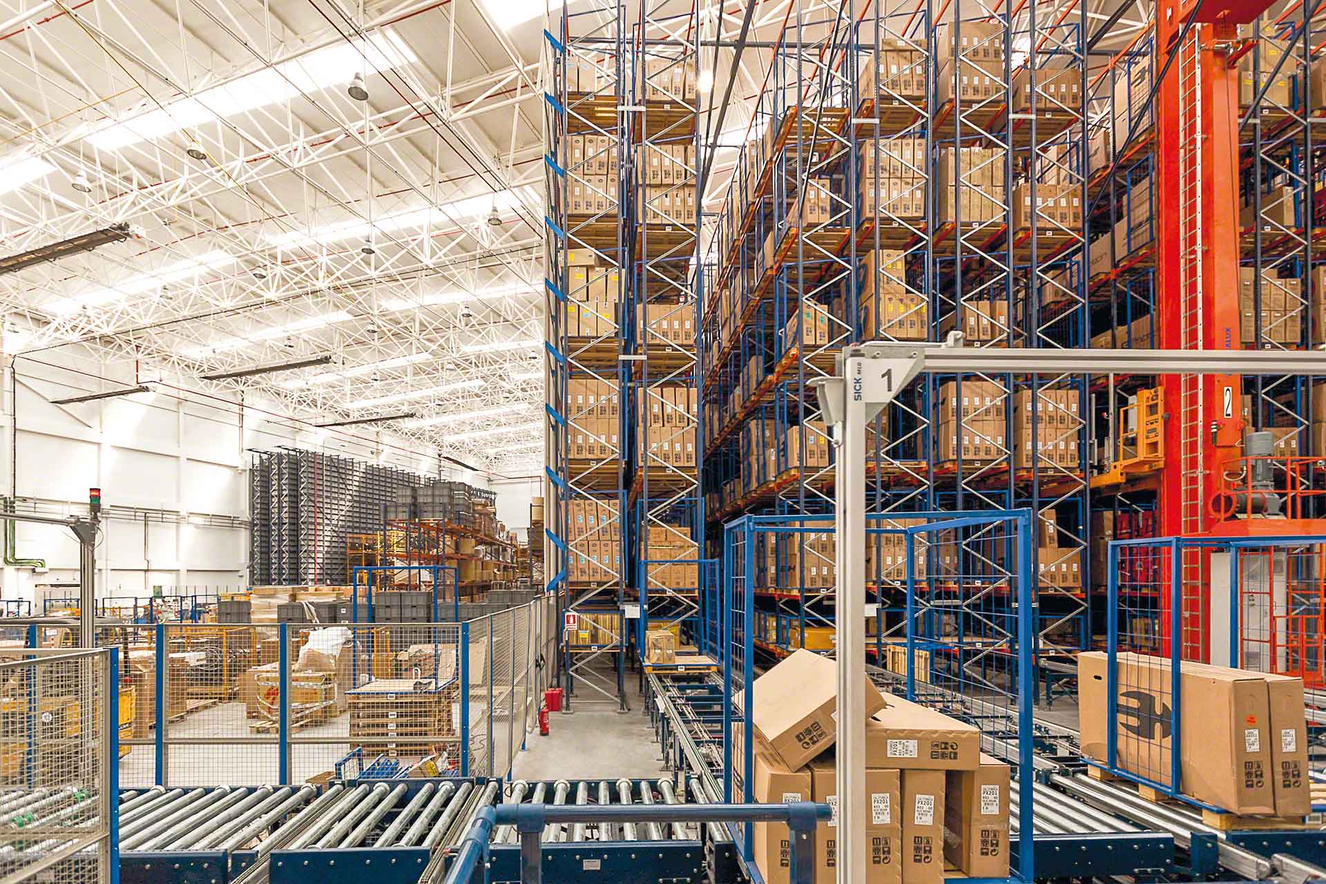 Magazyny automatyczne są przykładem transformacji cyfrowej w logistyce Magazyny automatyczne są przykładem transformacji cyfrowej w logistyce