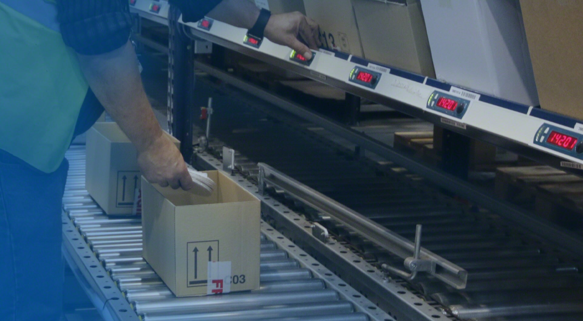 Poka-Yoke to metoda pracy, której celem jest eliminacja błędów z procesów produkcyjnych i logistycznych Poka-Yoke to metoda pracy, której celem jest eliminacja błędów z procesów produkcyjnych i logistycznych
