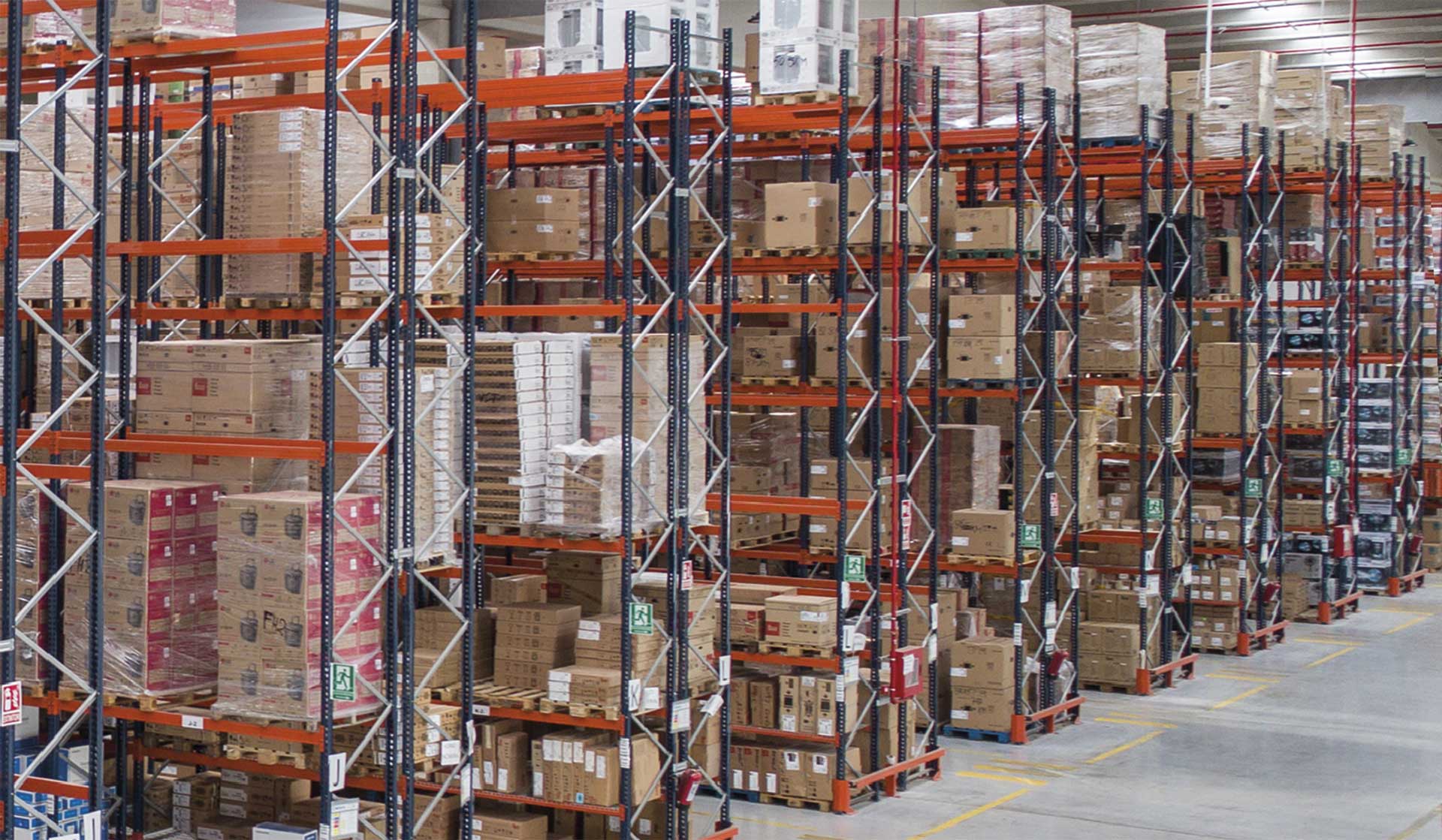 Znajomość najczęstszych problemów logistycznych występujących w magazynie jest niezbędna do stworzenia wydajnego łańcucha logistycznego Znajomość najczęstszych problemów logistycznych występujących w magazynie jest niezbędna do stworzenia wydajnego łańcucha logistycznego