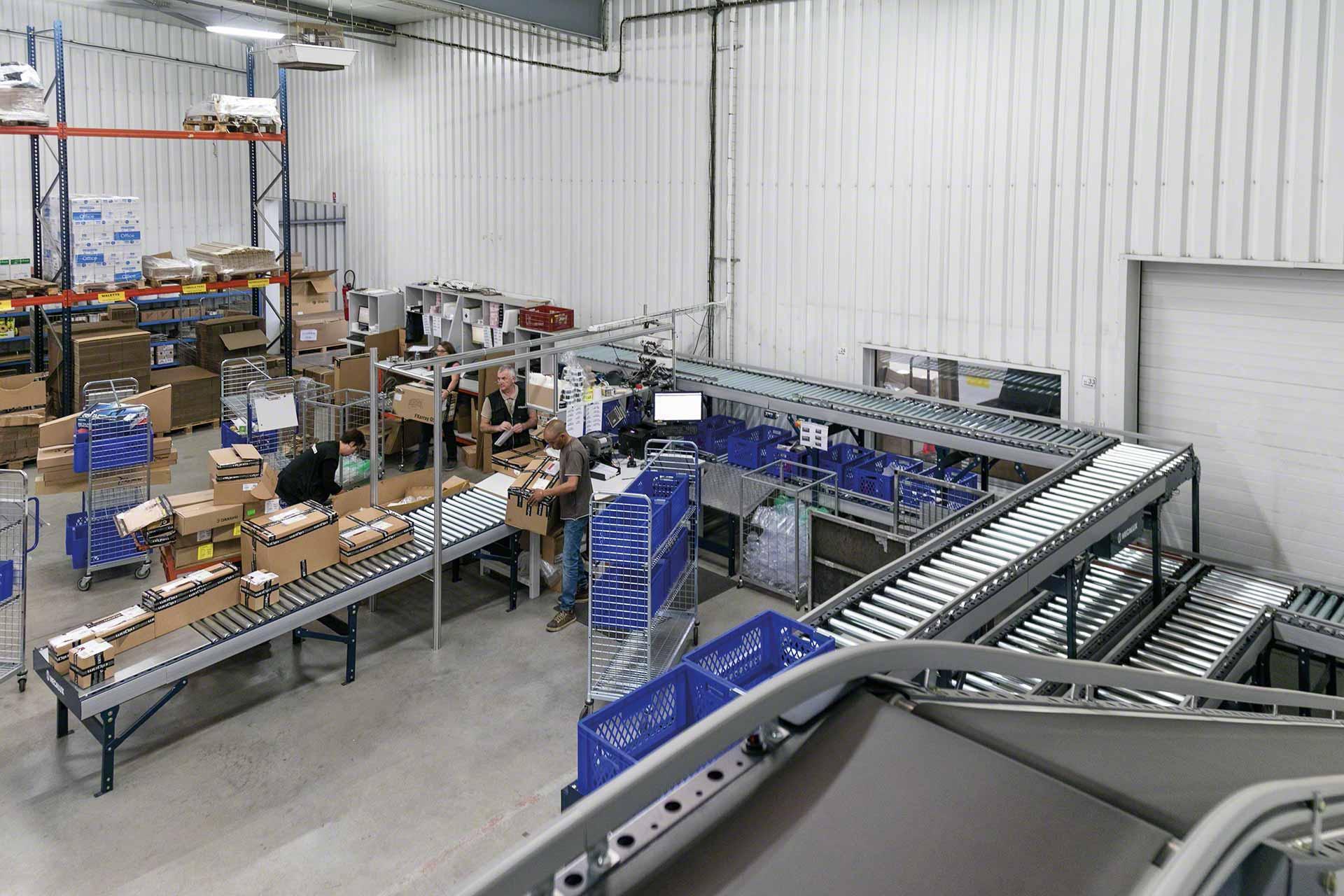 Przenośniki rolkowe – przewodnik po systemie transportu ładunków w magazynie Przenośniki rolkowe – przewodnik po systemie transportu ładunków w magazynie