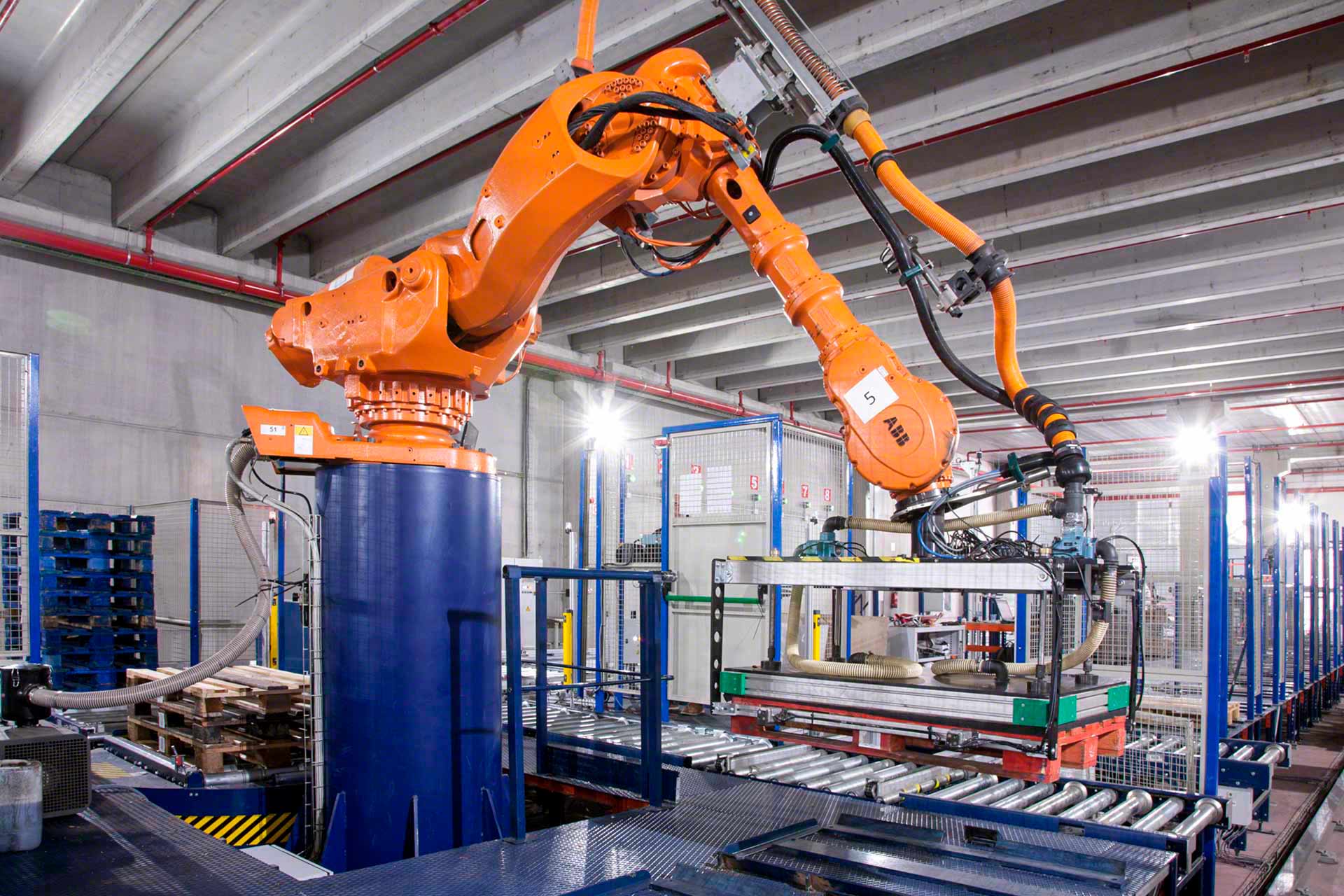 Roboty pick and place pobierają i przenoszą ładunki w sposób szybki i automatyczny