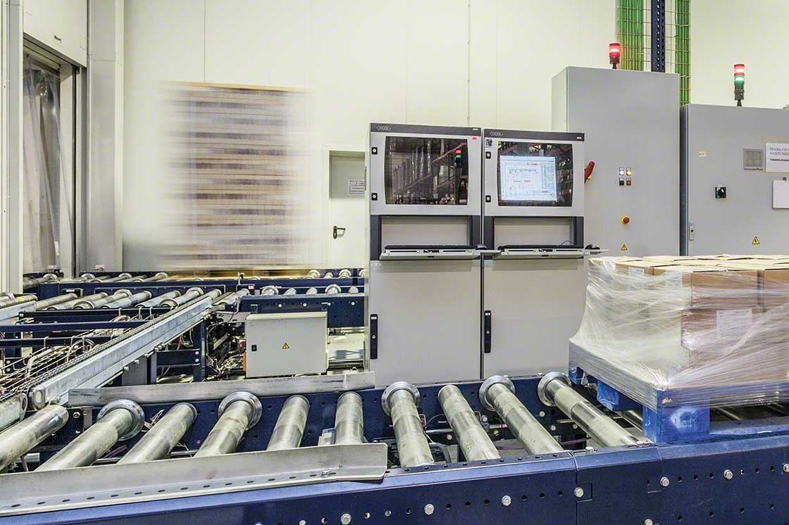 System zarządzania magazynem zapewnia automatyczną kontrolę przyjęć i wydań ładunków w magazynie System zarządzania magazynem zapewnia automatyczną kontrolę przyjęć i wydań ładunków w magazynie