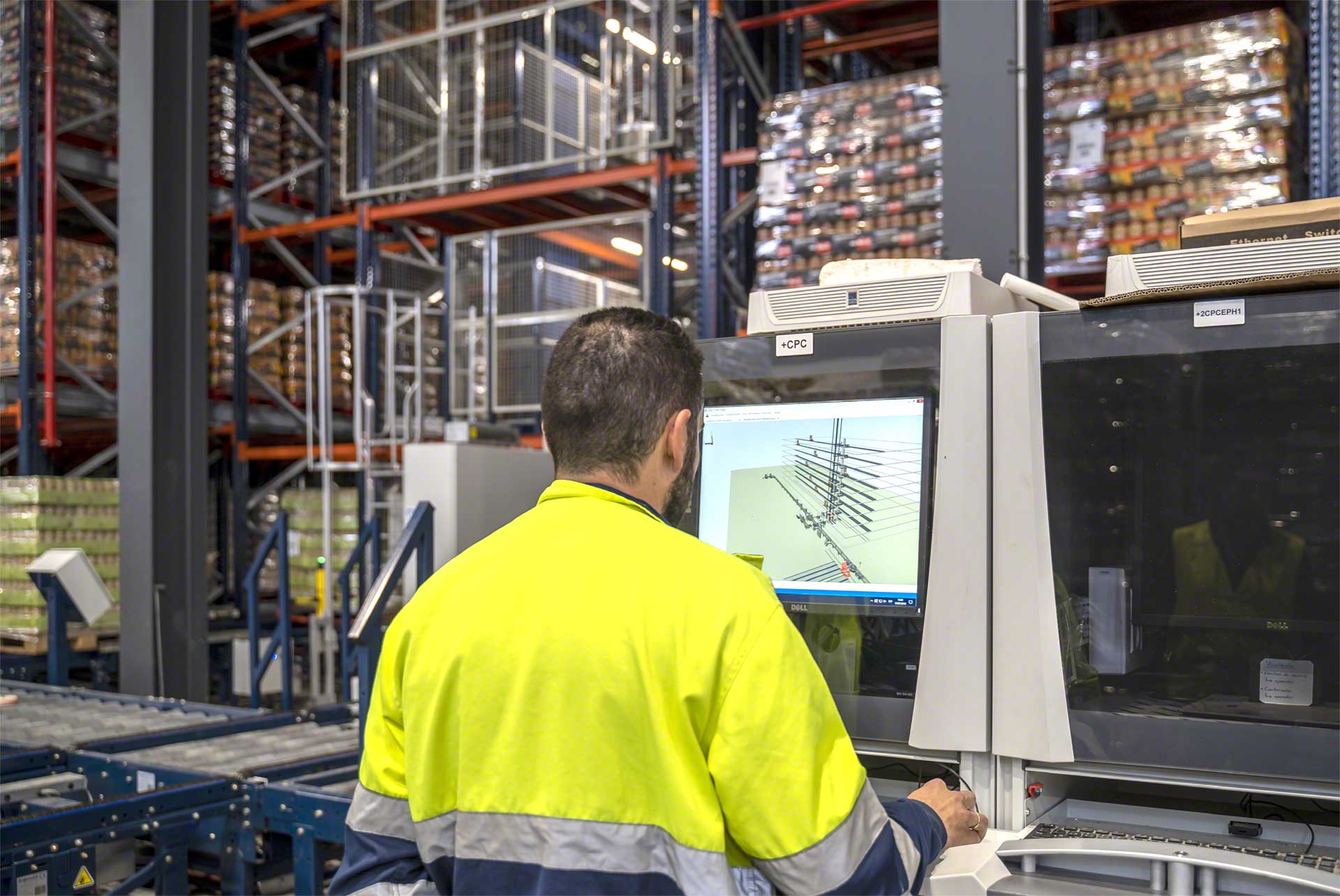 Technologia digital twin wykorzystuje wirtualne kopie magazynu w celu zlokalizowania obszarów wymagających poprawy Technologia digital twin wykorzystuje wirtualne kopie magazynu w celu zlokalizowania obszarów wymagających poprawy