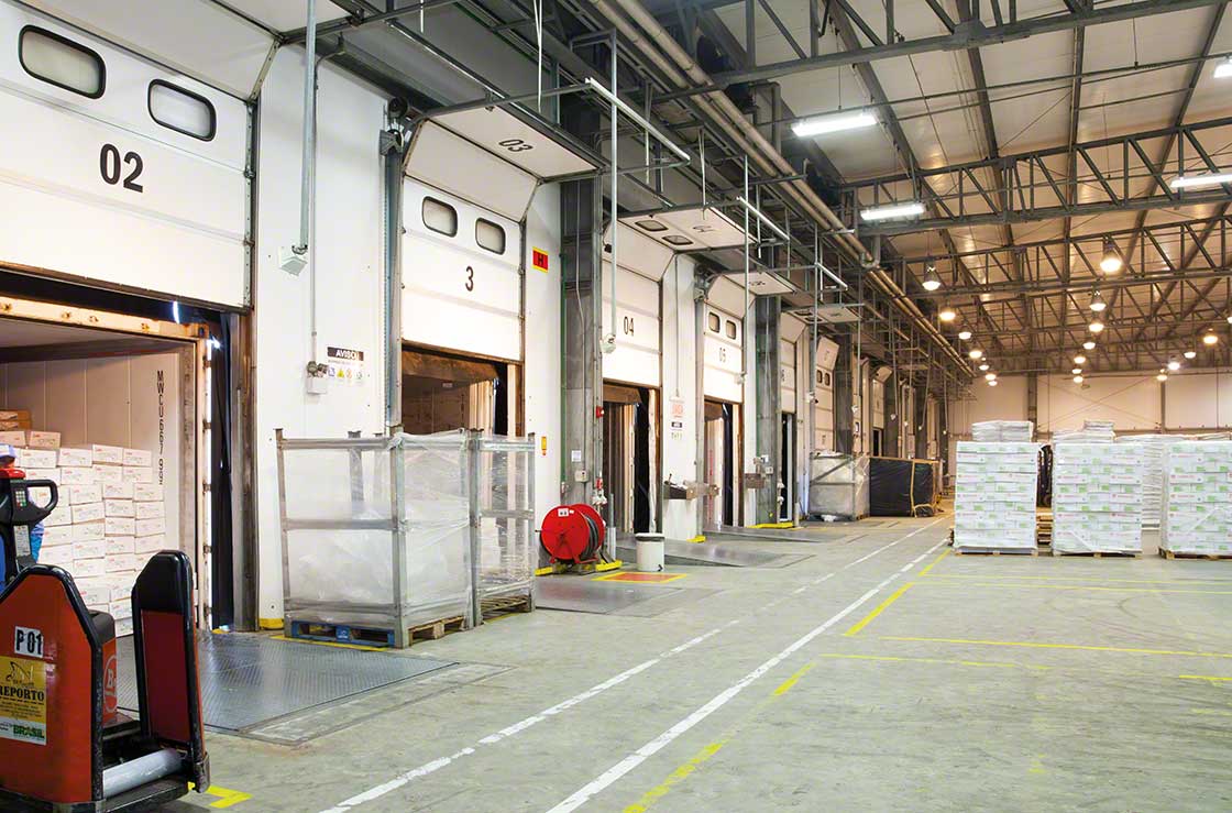 Usługą najczęściej świadczoną przez operatorów logistycznych jest transport Usługą najczęściej świadczoną przez operatorów logistycznych jest transport