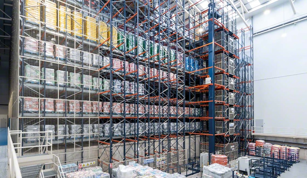 Producent karmy dla psów i kotów Alinatur Foods wyposażył swój magazyn w automatyczny system Pallet Shuttle