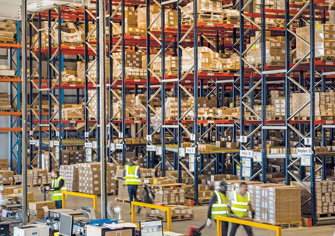 Przewymiarowany zapas zabezpieczający może generować niepotrzebne koszty, zajmując cenną przestrzeń magazynową Przewymiarowany zapas zabezpieczający może generować niepotrzebne koszty, zajmując cenną przestrzeń magazynową
