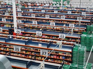 Supermarket internetowy Mercadony wyposażony w regały półkowe Mecaluxu