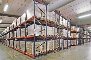 Push-back to regały umożliwiające optymalizację przestrzeni w magazynie