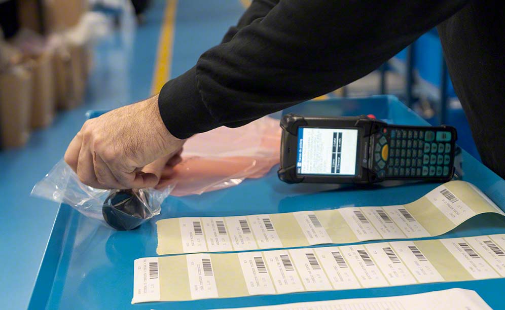 Technologie cyfrowe, które identyfikują i śledzą zamówienia w czasie rzeczywistym, są niezbędne dla zapewnienia elastyczności operacji magazynowych