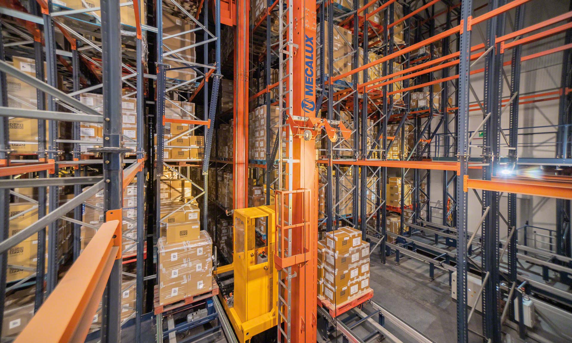 Magazyn producenta obuwia Gioseppo: 1,6 miliona par butów i 3500 zamówień dziennie