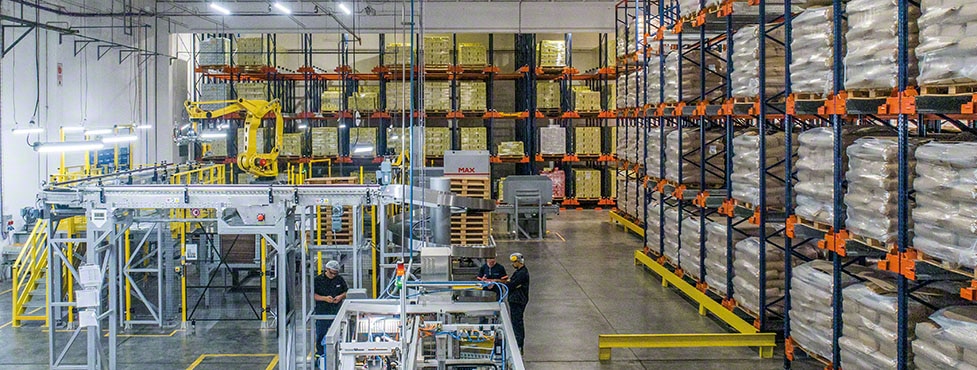 Nestlé uruchamia w Argentynie magazyn do składowania mleka w proszku Nestlé uruchamia w Argentynie magazyn do składowania mleka w proszku