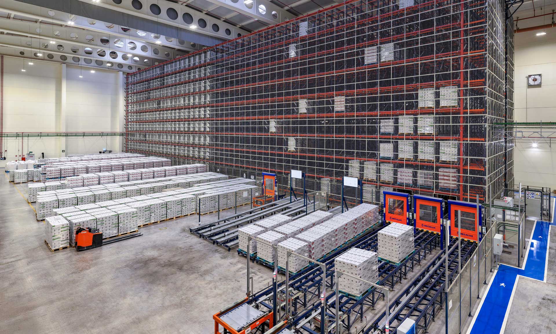Automatyczny system Pallet Shuttle w magazynie Herba Ricemills (Ebro Foods)