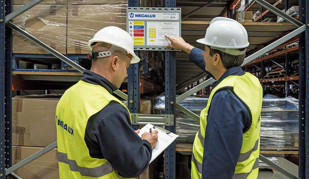 Specjalista PRSES odpowiada za kontrolę stanu technicznego systemów składowania 