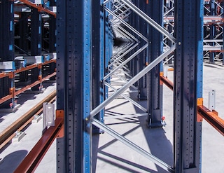 Regały metalowe: jakie wykończenie zapewnia najlepszą ochronę przed korozją? Regały metalowe: jakie wykończenie zapewnia najlepszą ochronę przed korozją?