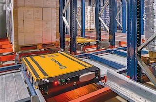 Automatyczny Pallet Shuttle 3D to maksymalnie elastyczne rozwiązanie magazynowe