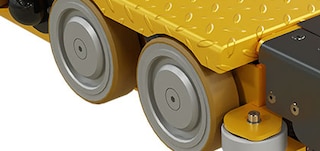 Wózek Pallet Shuttle 4-Way jest wyposażony w 8 kół do jazdy w kanale