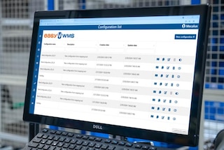System zarządzania flotą inteligentnie przypisuje zadania robotom mobilnym