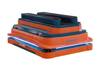 AMR 1500 z platformą podnoszącą może przewozić ładunki na platformy nieruchome lub przenośniki