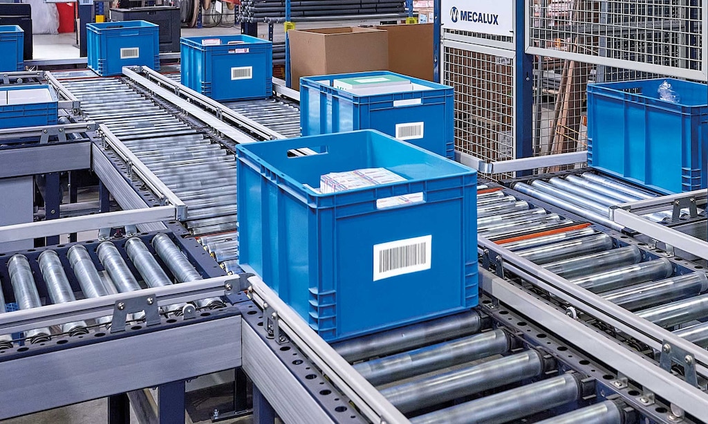 Ray Stanton Avery wynalazł etykiety samoprzylepne w 1935 r.