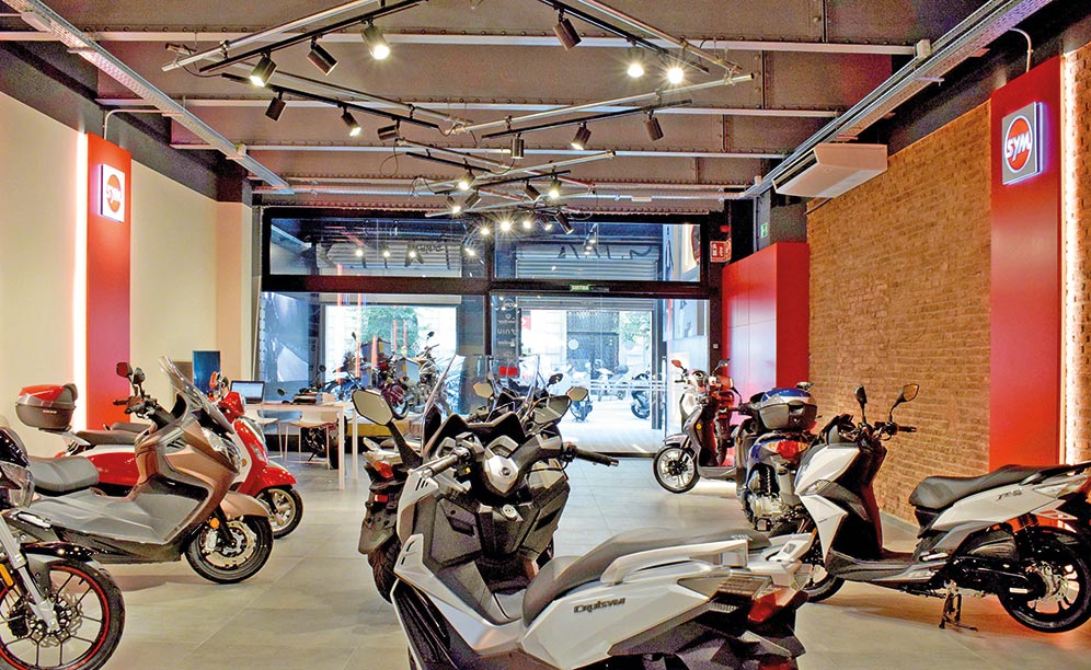 Salony motocyklowy grupy Motos Bordoy przy ulicy Balmes w Barcelonie