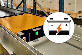 W celu naładowania akumulatora wózek Pallet Shuttle 3D kieruje się w stronę stacji ładujących