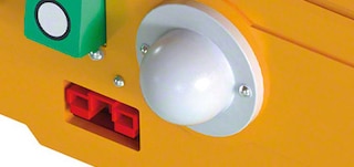 Antena wózka satelitarnego przyjmuje polecenia generowane przez system WMS