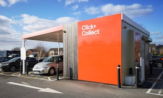 W ramach metody click and collect produkty zamawiane są online, ale odbierane w obiektach stacjonarnych