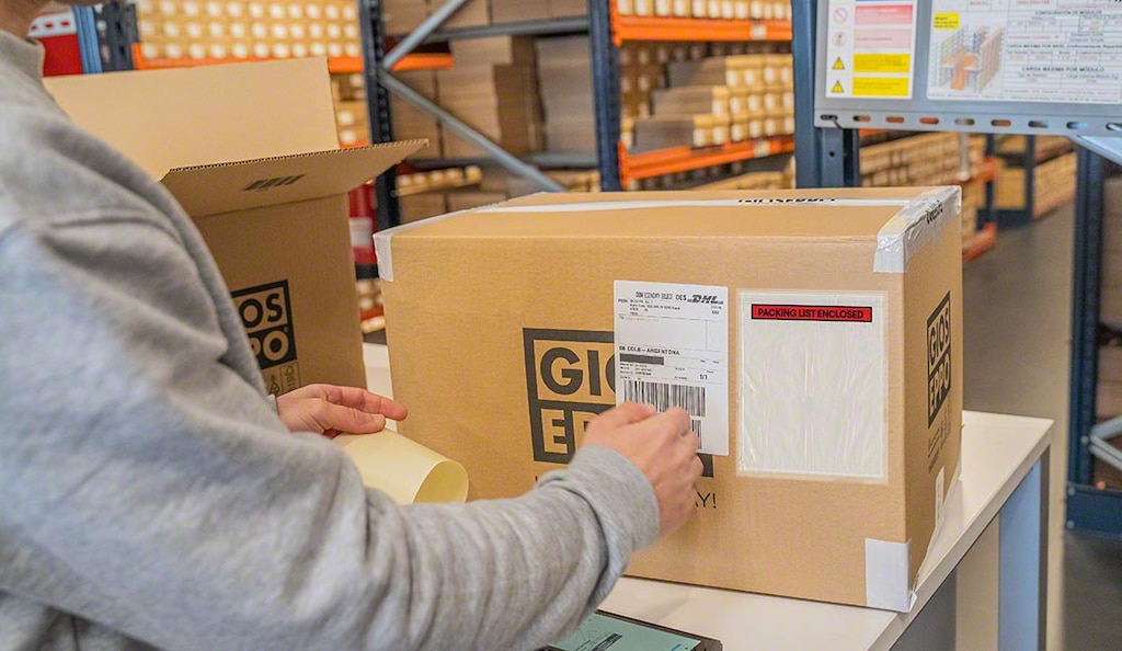 W przypadku transakcji międzynarodowych lista pakowa musi być bardziej szczegółowa