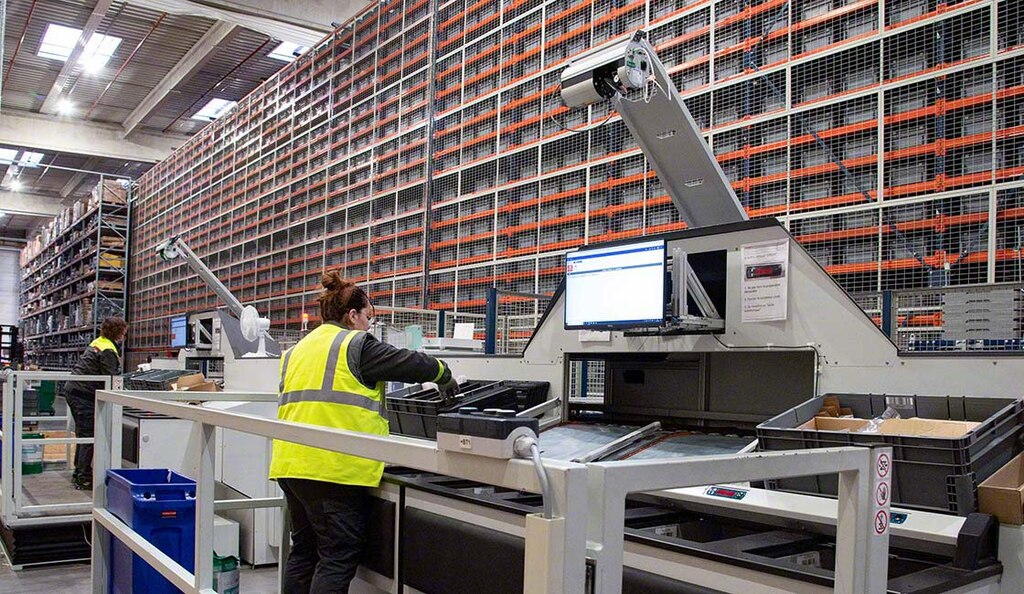 Zastosowanie systemu WMS to jedno z najlepszych rozwiązań dla organizacji magazynu