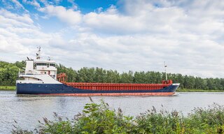 Transport rzeczny – rozwiązanie pełne zalet Transport rzeczny – rozwiązanie pełne zalet