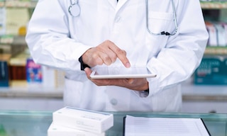 Pharmacie de la Gare zaopatruje się w parafarmaceutyki kompletowane z pomocą Easy WMS