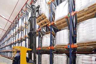 Przy pobieraniu jednostek ładunkowych omówione czynności wykonuje się w odwrotnej kolejności