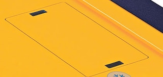 W górnej części wózka Shuttle znajduje się komora akumulatora