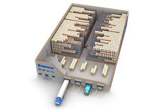 Pallet Shuttle z regałami po obu stronach korytarza
