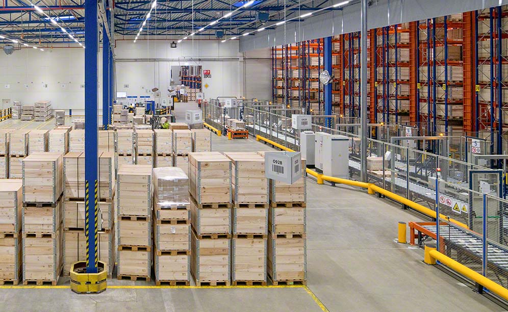 Układnice trójstronne w magazynie IKEA Komponents w Malacky na Słowacji