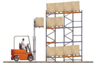 Kanały regałów push-back są nieznacznie nachylone, aby ułatwić operacje pobierania ładunków