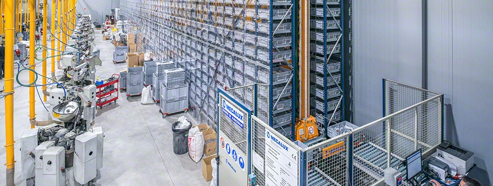 Producent guzików, firma Luca Cuccolini, uruchomiła automatyczny magazyn pojemnikowy Producent guzików, firma Luca Cuccolini, uruchomiła automatyczny magazyn pojemnikowy