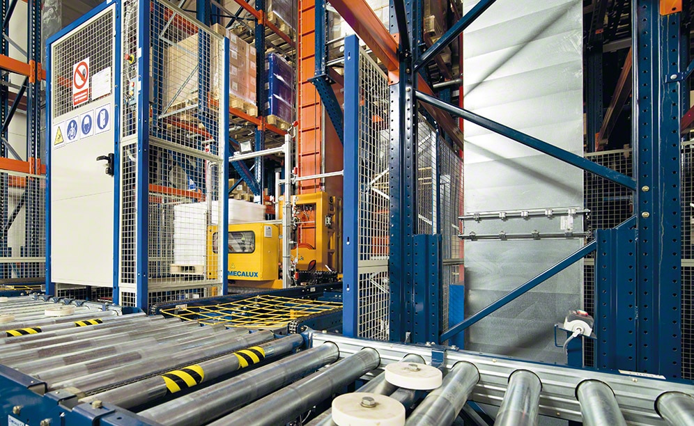 Automatyczny magazyn samonośny Novartisu w Polsce