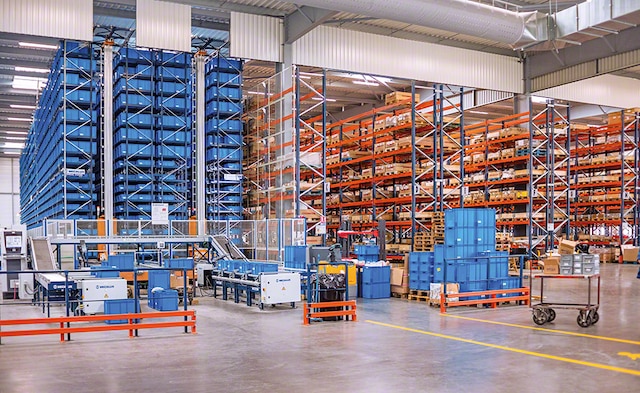 Obiekt Grégoire-Besson składa się z automatycznego magazynu pojemnikowego miniload, regałów paletowych i regałów wspornikowych