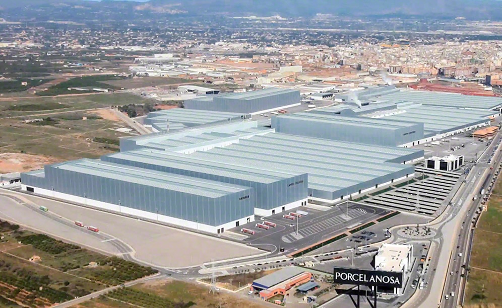 Grupa Porcelanosa, producent ceramiki budowlanej, wyposażyła swoje centra logistyczne w najnowsze rozwiązania technologiczne Grupa Porcelanosa, producent ceramiki budowlanej, wyposażyła swoje centra logistyczne w najnowsze rozwiązania technologiczne