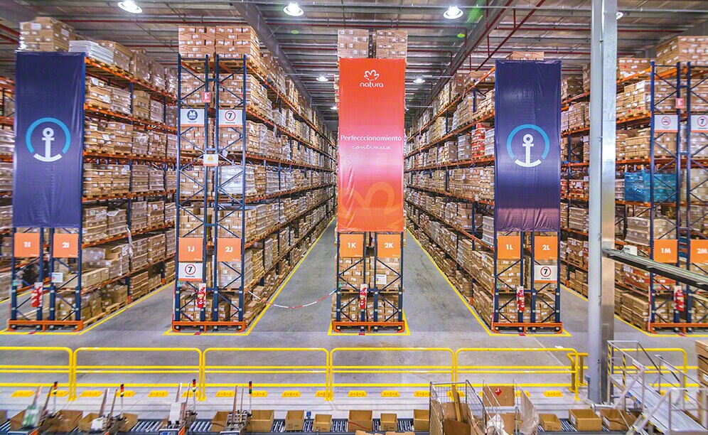 Brazylijski lider w produkcji kosmetyków powiększa pojemność swojego magazynu w stolicy Argentyny dzięki wykorzystaniu regałów paletowych Brazylijski lider w produkcji kosmetyków powiększa pojemność swojego magazynu w stolicy Argentyny dzięki wykorzystaniu regałów paletowych