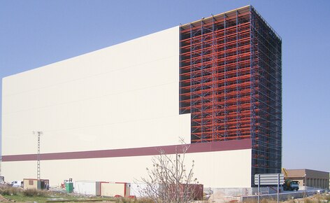 Delaviuda osiąga pojemność 22 000 palet w swoim nowym magazynie automatycznym o powierzchni 2209 m<sup>2</sup> i wysokości 42 metrów